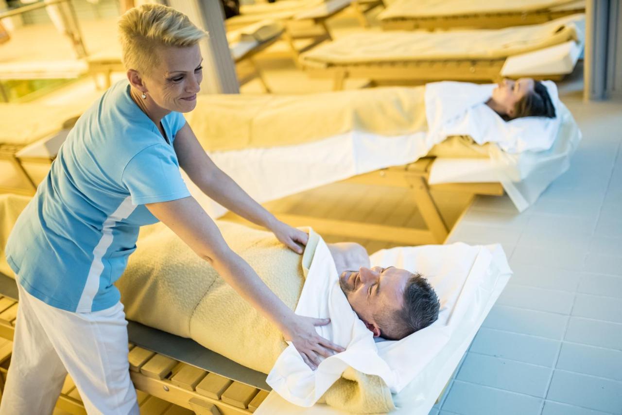 Rehabilitacni Sanatorium - Lazne Darkov 호텔 Karviná 외부 사진